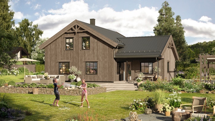 Vinkelhuset Gjendebu tilfredsstiller Husbanken sine lånekrav til bolig. Her vist med lys brun kledning og sorte vinduer. Illustrert i en frodig hage med to barn som leker med hageslange.