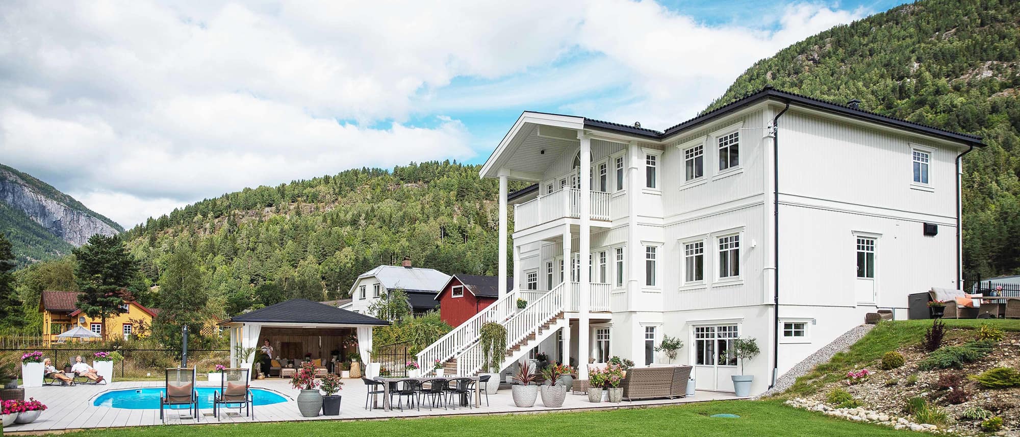 Kundens drømmehus ble tilpasset den strå tomta.