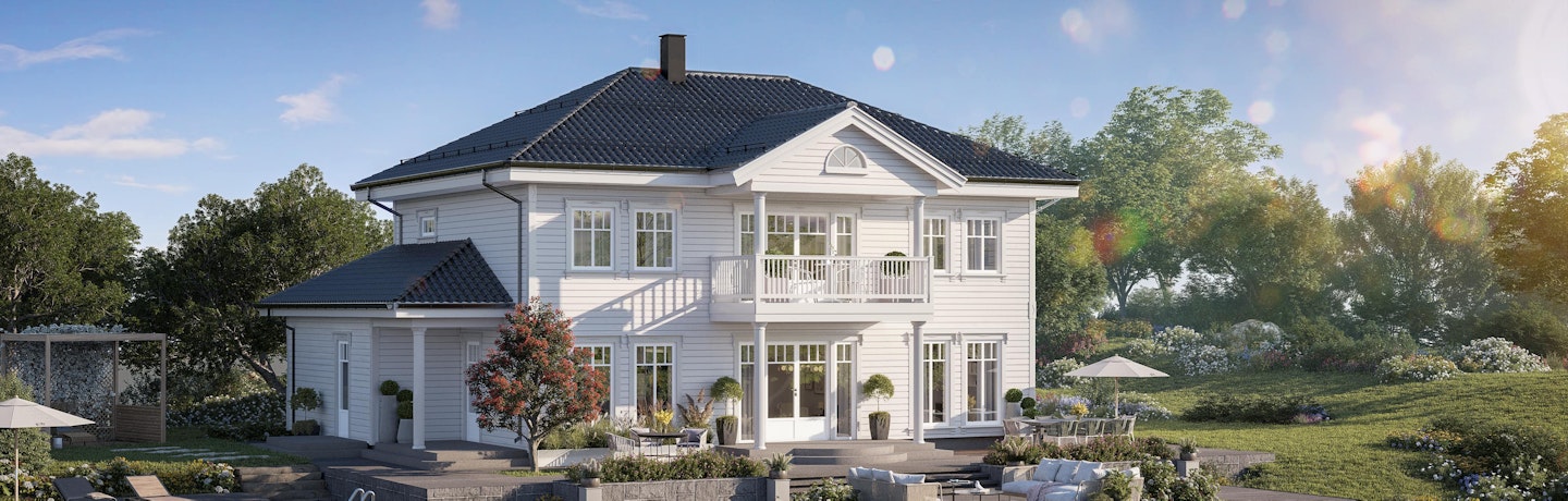Den store villaen Albertine i Æra-serien, hvitmalt med sort tak, to etasjer i herskapelig stil med flott opparbeidet hage og basseng.